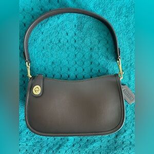 Coach Swinger in Maple